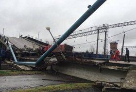 Обрушение моста над Транссибом попало на видео - ВИДЕО 
