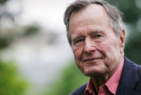 Джордж Буш - старший в очередной раз обвиняется в домогательствах