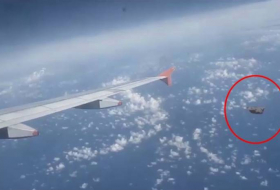Пассажиры сняли НЛО, которое преследовало самолёт в небе над Турцией - ВИДЕО 
