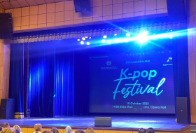В Баку открылся ежегодный фестиваль корейской музыки в жанре K-pop
