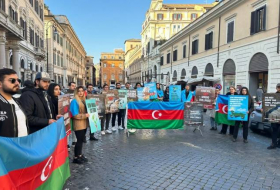 Азербайджанская община провела в столице Италии мирную акцию протеста -ФОТО
