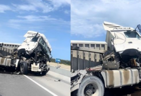 На автотрассе Баку - Губа грузовик врезался в бетонное ограждение