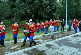 Делегация Милли Меджлиса посетила в Черногории памятник Партизану-борцу