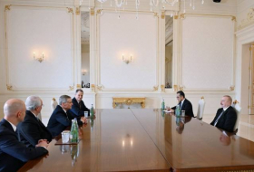 Ильхам Алиев принял представителей мормонской церкви США и Фонда Стирлинга -ФОТО
