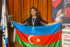 Две азербайджанские шахматистки удостоены специальной награды на чемпионате Европы