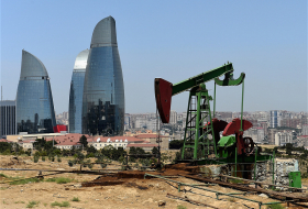 Цена азербайджанской нефти превысила 90 долларов