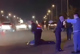В Баку автомобиль сбил насмерть двух пешеходов