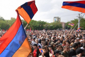 В Ереване полиция задержала свыше 130 участников акции неповиновения-ОБНОВЛЕНО 3