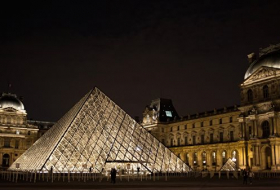 Лувр побил собственный рекорд посещаемости

