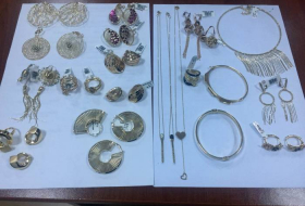 Предотвращена попытка незаконного ввоза в Азербайджан большого количества золотых изделий
