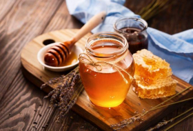 Минсельхоз рассматривает предложение по запрету на импорт меда в Азербайджан
