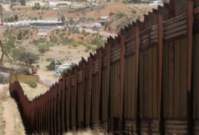 США к концу 2020 года построят новый участок ограждения на границе с Мексикой
