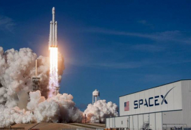 Ракета SpaceX стартовала на орбиту с новой группой спутников Starlink
