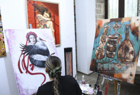 Азербайджанские художники представили картины, посвященные истории и культуре Польши