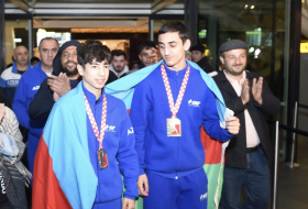 Завоевавшие золотые медали на чемпионате Европы азербайджанские боксеры вернулись на родину