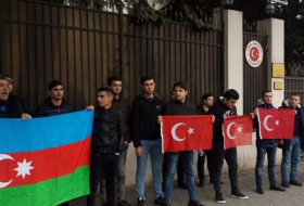 В Грузии азербайджанская молодежь провела акцию в поддержку Турции